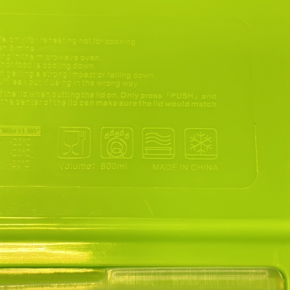 Lifemark Labs Living Well Reusable Food Container 3 compartments seal separately - Picture 6 of 8